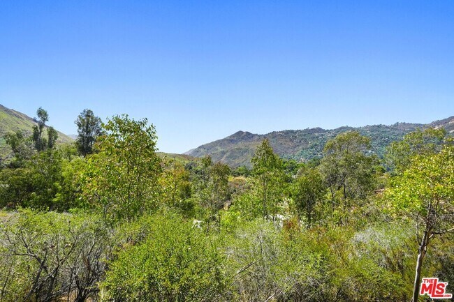Building Photo - 21344 Colina Dr