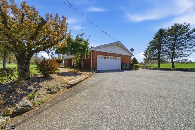 Building Photo - 131 Califon Rd