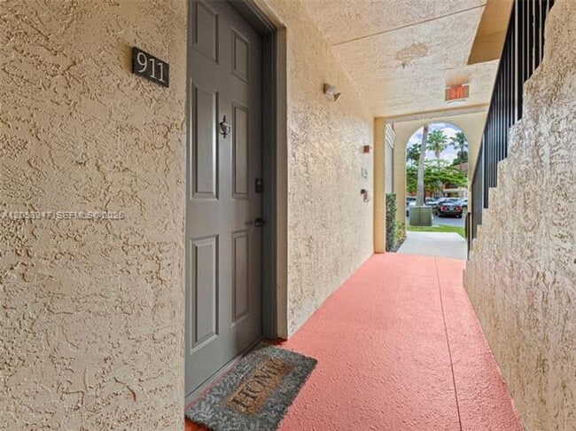 Building Photo - 4402 SW 160th Ave