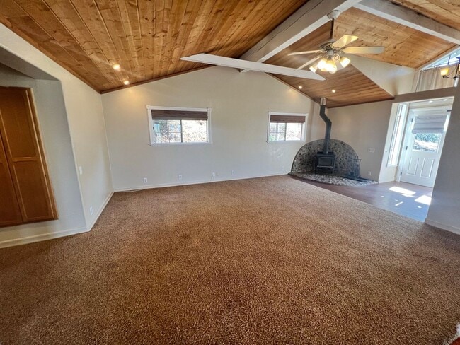 Building Photo - Stunning 3BR/3BA + Loft Home | 1,920 SqFt ...