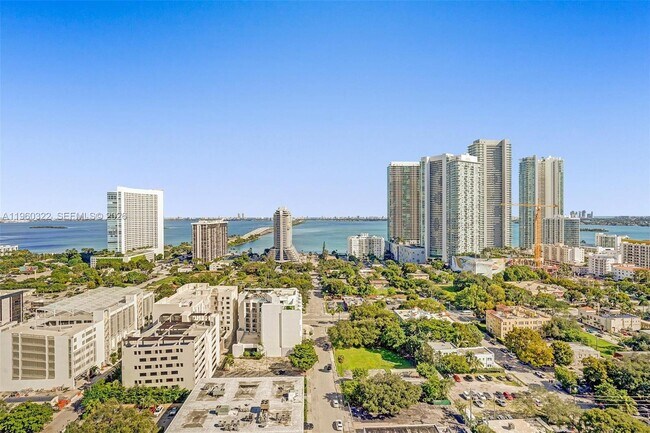 Building Photo - 121 NE 34th St