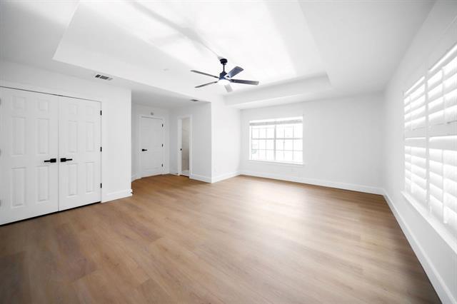 Building Photo - 7505 Larchmont Dr