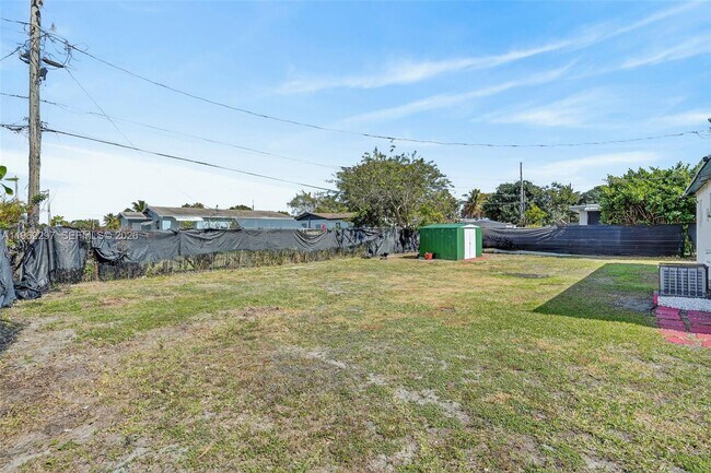 Building Photo - 10325 SW 149th St