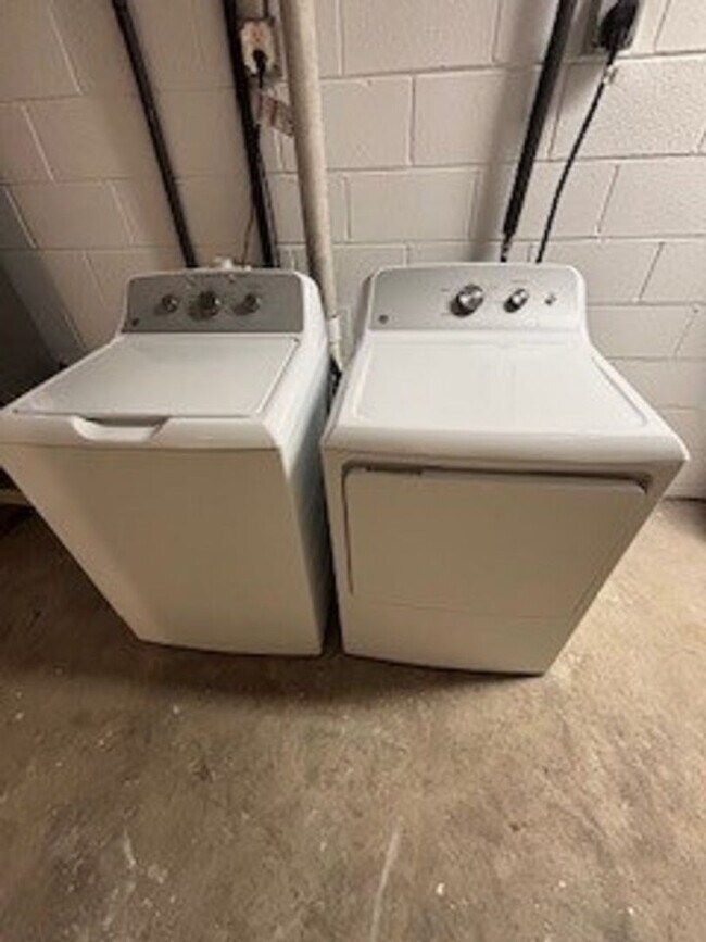 Building Photo - Broad Creek Landing