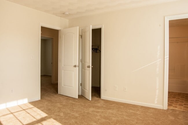 Building Photo - Single Family Home in Portsmouth