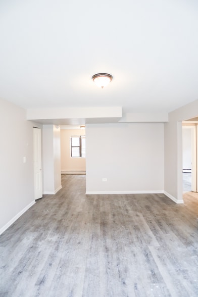 Building Photo - 1660 W Pratt Blvd