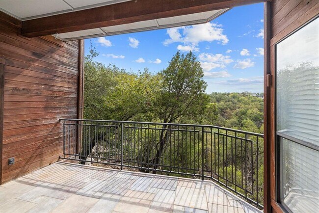 Building Photo - 4711 Spicewood Springs Rd