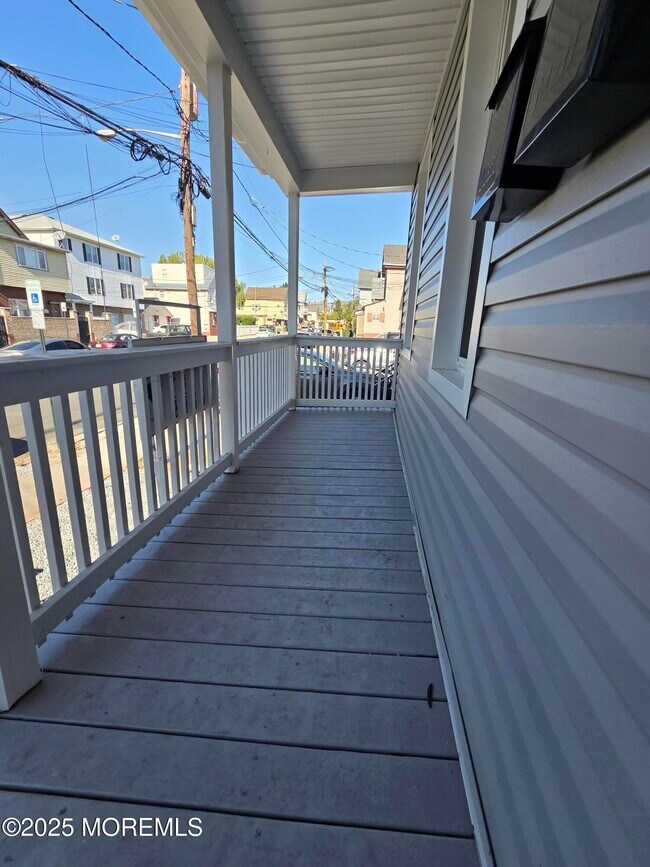 Building Photo - 216 Delaware St