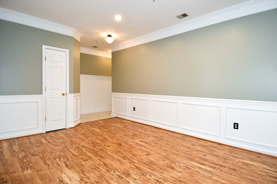 Building Photo - 11322 Westbrook Mill Ln