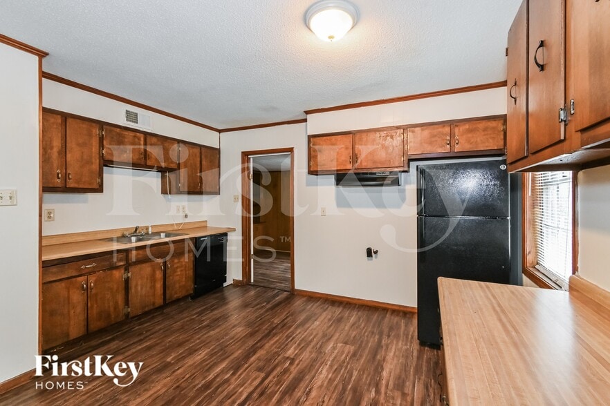 Building Photo - 1265 Winfield Rd