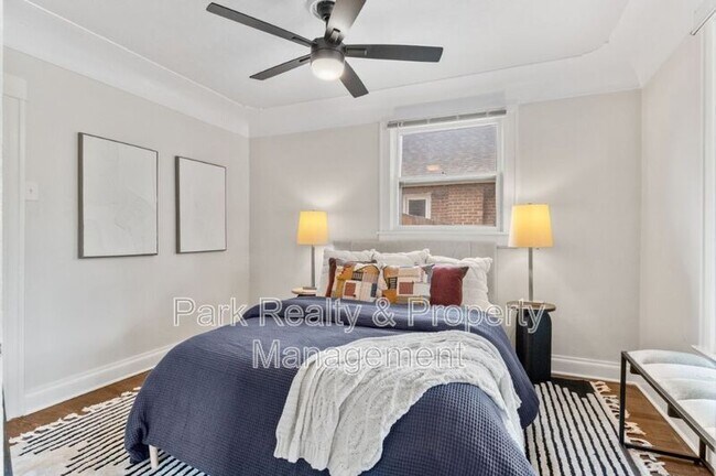 Building Photo - 2742 W Denver Pl