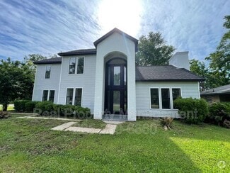 Building Photo - 811 S Pleasant Ave