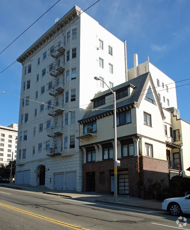 Primary Photo - 500 Stanyan