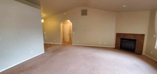 Building Photo - Gorgeous 3 Bedroom 2 Bath Home in Hayden!