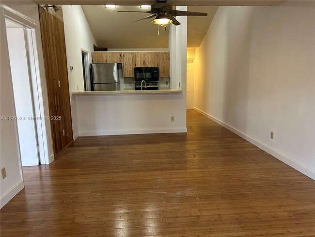 Building Photo - 6857 SW 36th Ct