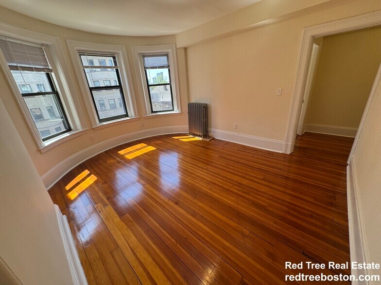 Building Photo - 885 Massachusetts Ave