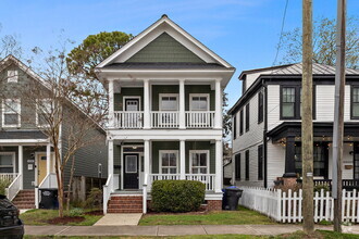 Building Photo - !!WOW!! SFD home in Near Naval Hospital