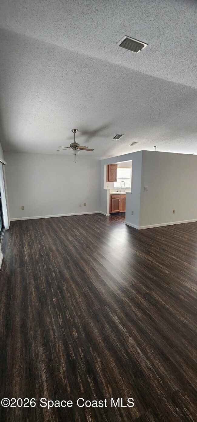 Building Photo - 4024 Pinyon Dr
