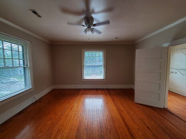 Building Photo - 320 S Mendenhall St