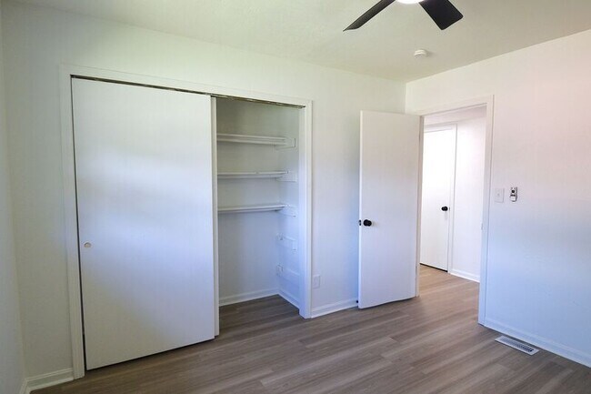 Building Photo - 2819 Broadview Dr NW