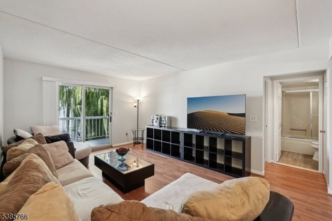 Building Photo - 38 Moonachie Rd