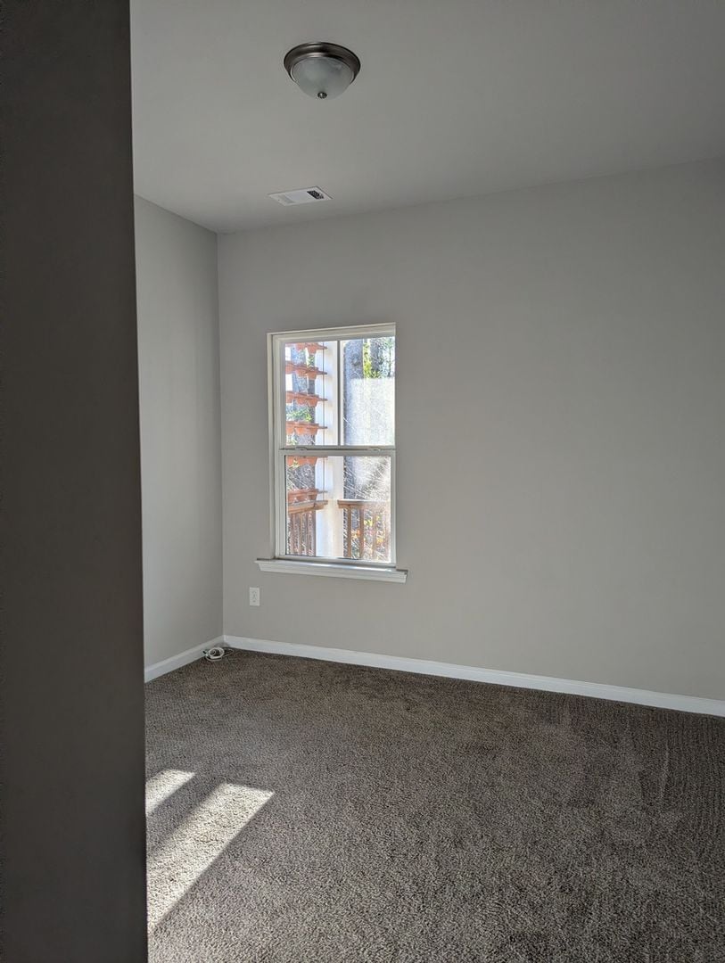 Building Photo - 385 Orchard Ln