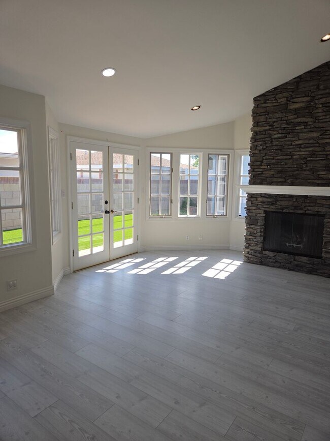 Building Photo - 2536 W 227th St