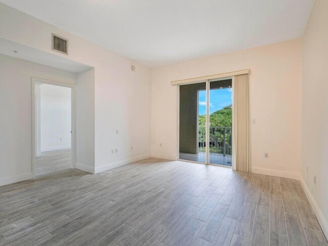 Building Photo - 1155 Main St