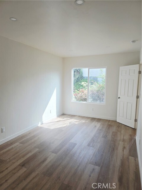 Building Photo - 3030 W 12th St