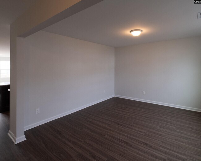 Building Photo - 3025 Hallsdale Dr