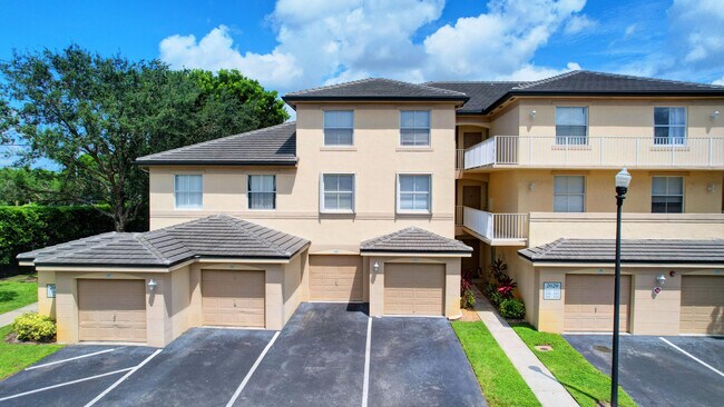 Primary Photo - 2020 Greenview Shores Blvd