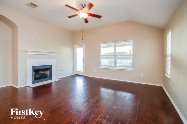 Building Photo - 29919 Hanover Hollow Ln