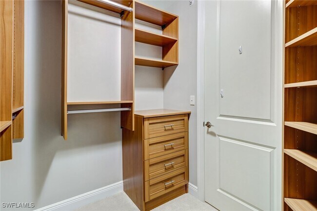 Building Photo - 23191 Fashion Dr