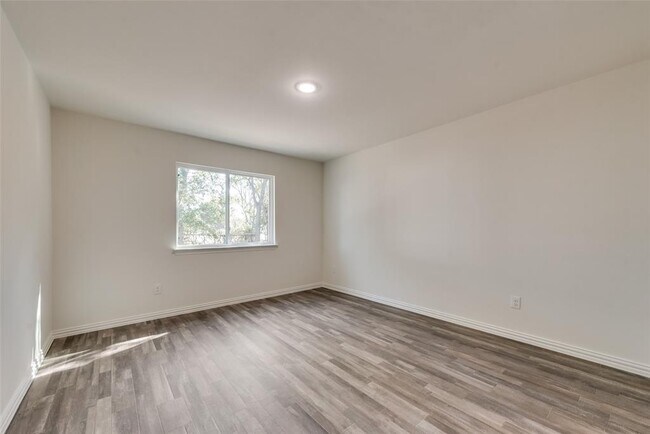 Building Photo - 2035 Clay St