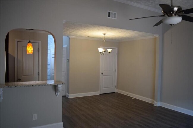 Building Photo - 227 Goshen Ln