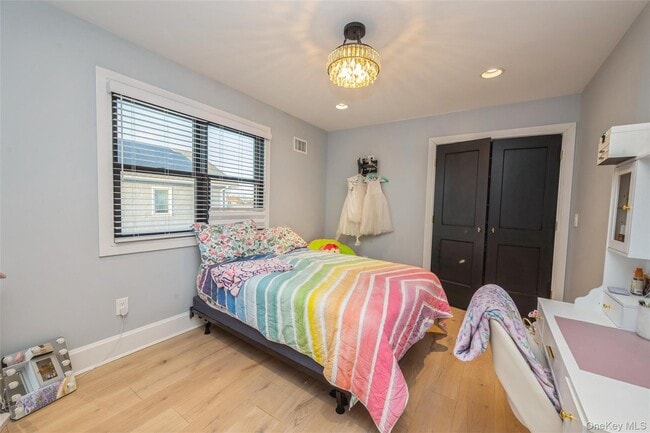 Building Photo - 400 Shore Rd