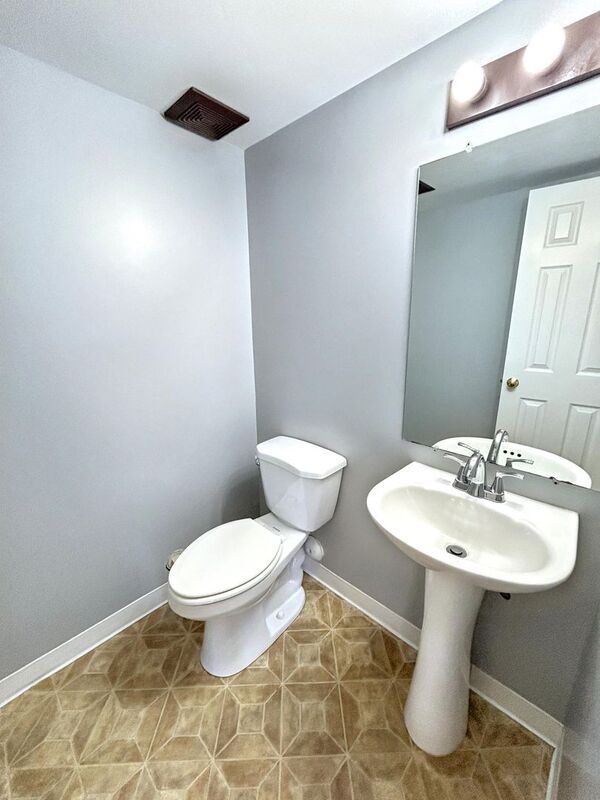 Building Photo - 6005 Almond Creek N Ln