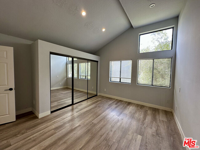 Building Photo - 4271 Las Virgenes Rd
