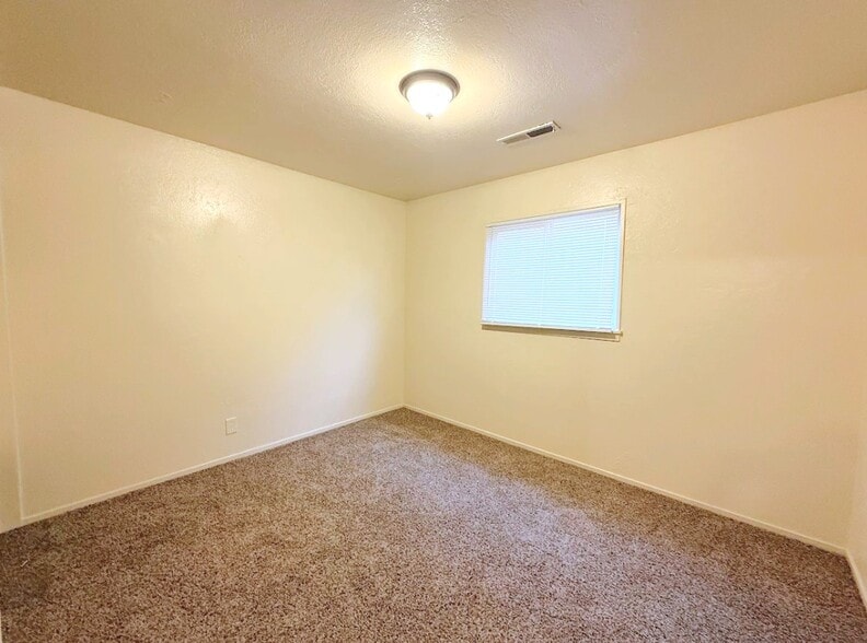 Building Photo - 2559 Ballantyne Dr