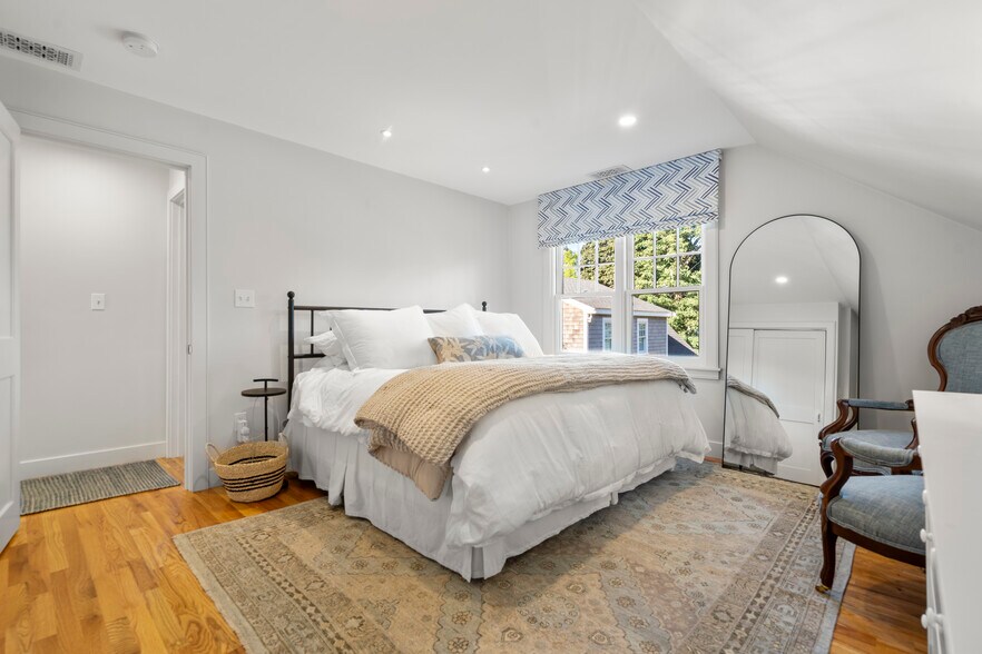 Building Photo - 5 Calebs Ln