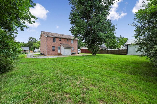 Building Photo - 132 N Tarver Ave