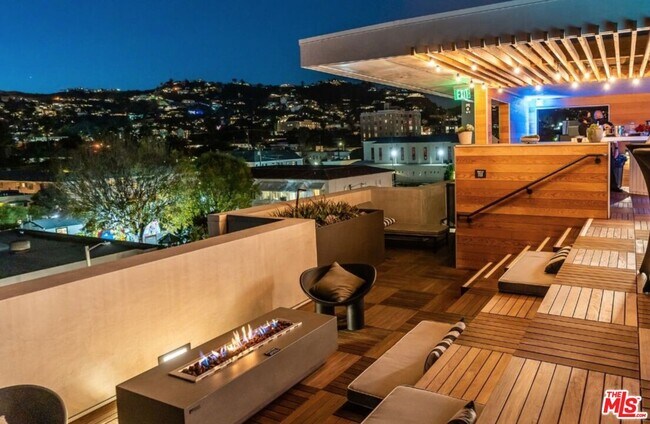 Building Photo - 1250 N Fairfax Ave