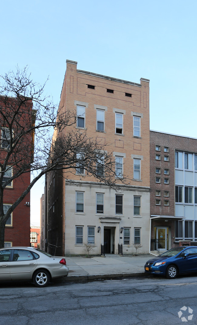 Building Photo - 256 state street