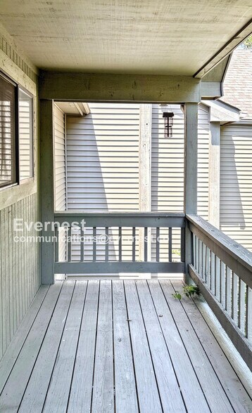 Building Photo - 2705 Greystone Dr