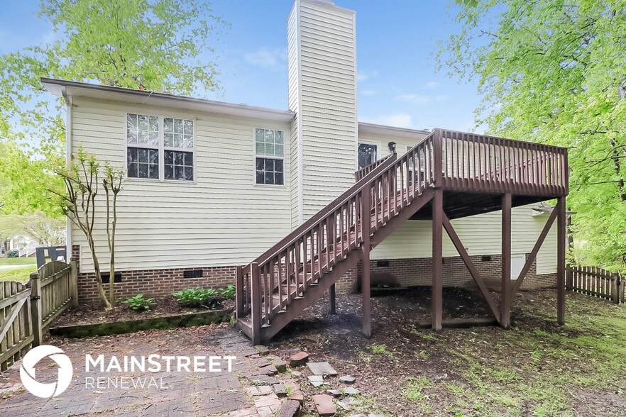 Building Photo - 120 Biltmore Dr