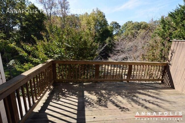 Building Photo - 828 Stonehurst Ct