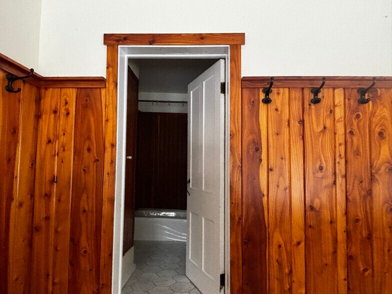 Building Photo - 349 Bone Plain Rd