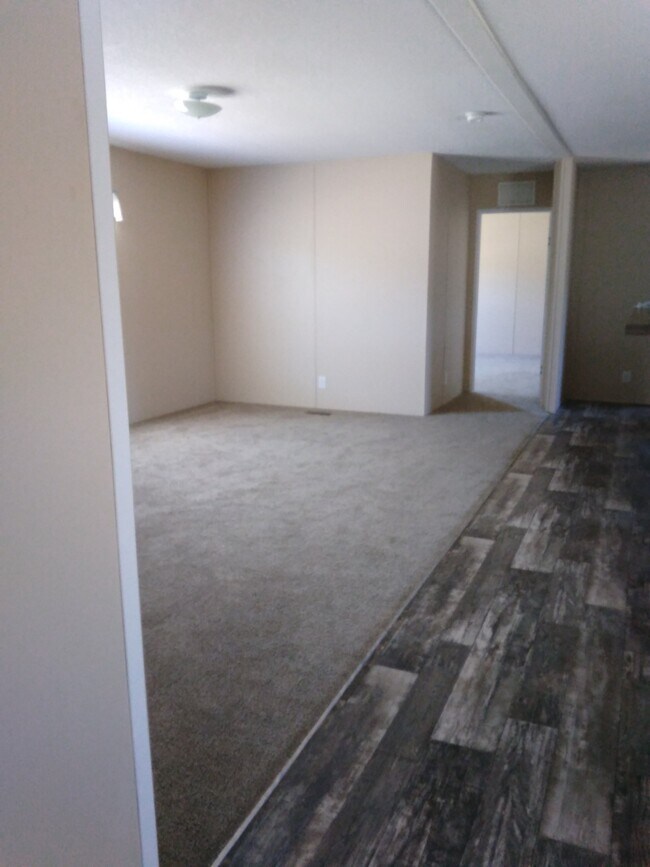 Building Photo - 818 W Grantville Rd