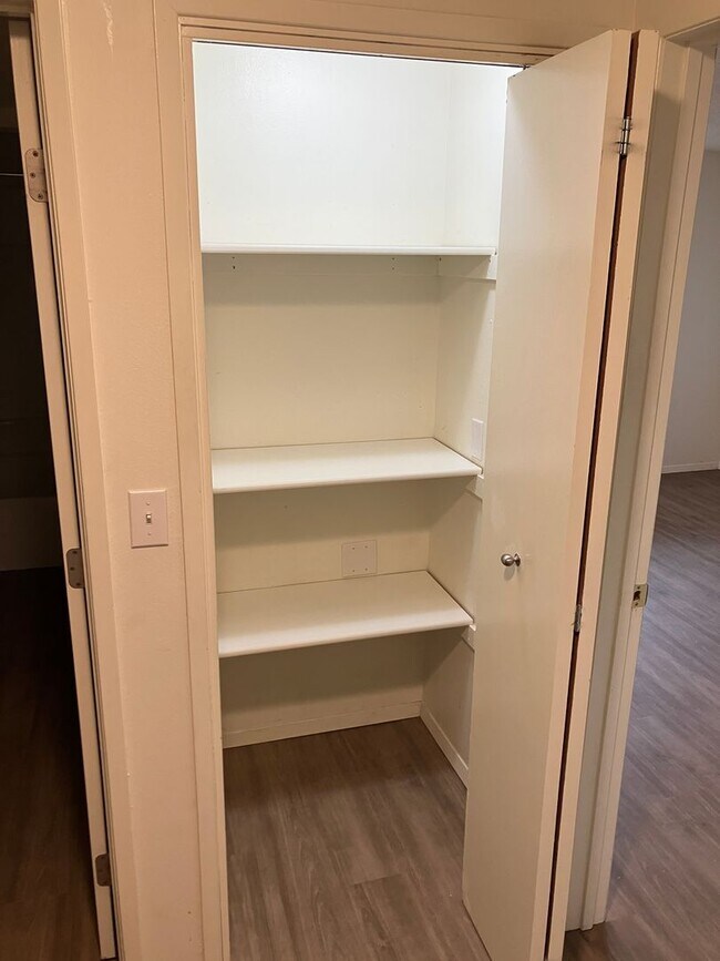 Building Photo - Remodeled Two Bedroom Duplex in North Sale...