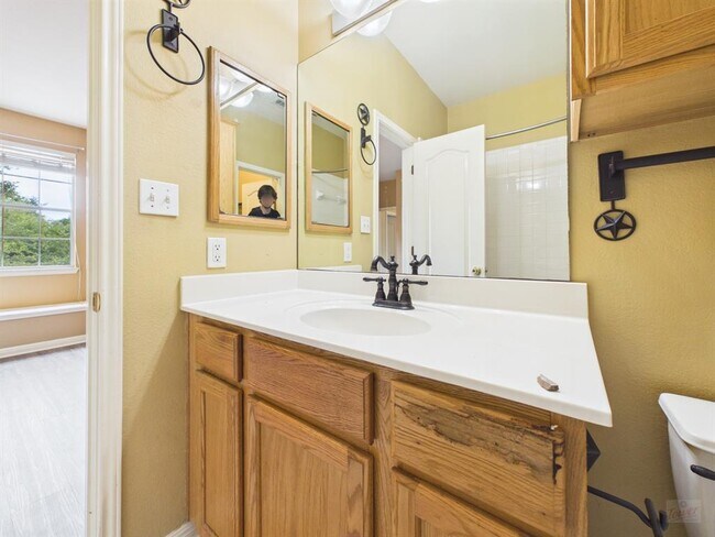 Building Photo - 8518 Cahill Dr
